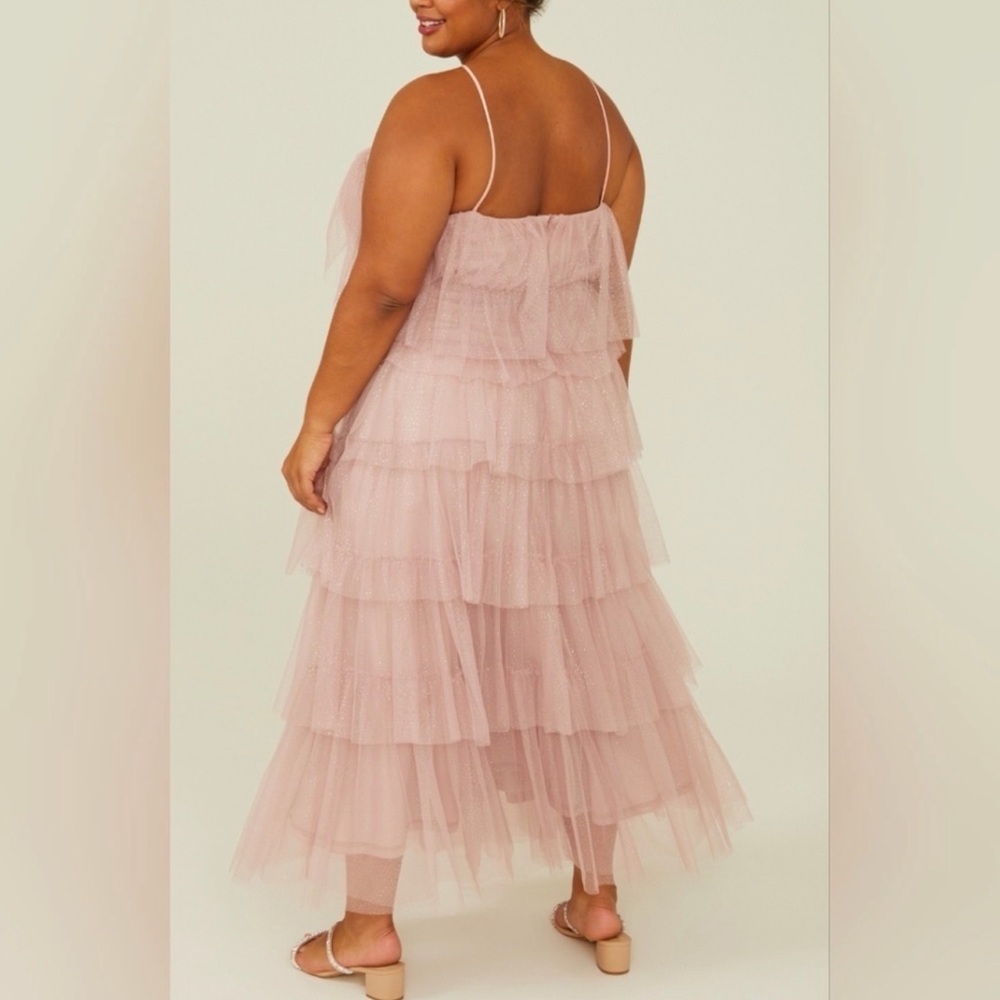 🚨FLASH SALE🚨 ARULA Blush Layered Formal Dress - Picture 2 of 5